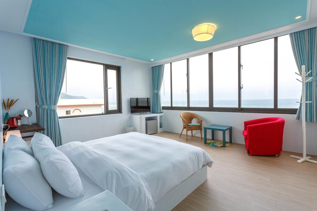 Sea Shore Hotel Manzhou Buitenkant foto